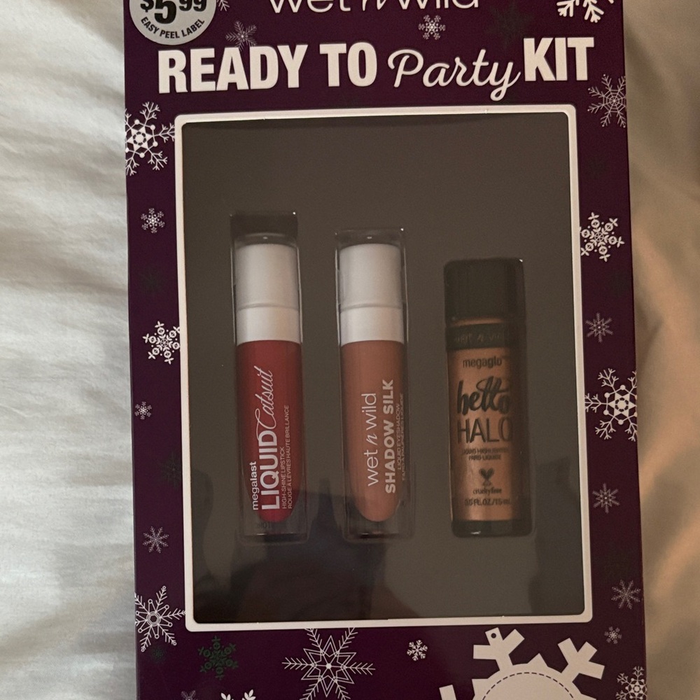 Wet n Wild Festive Glam Kit - Red and Gold